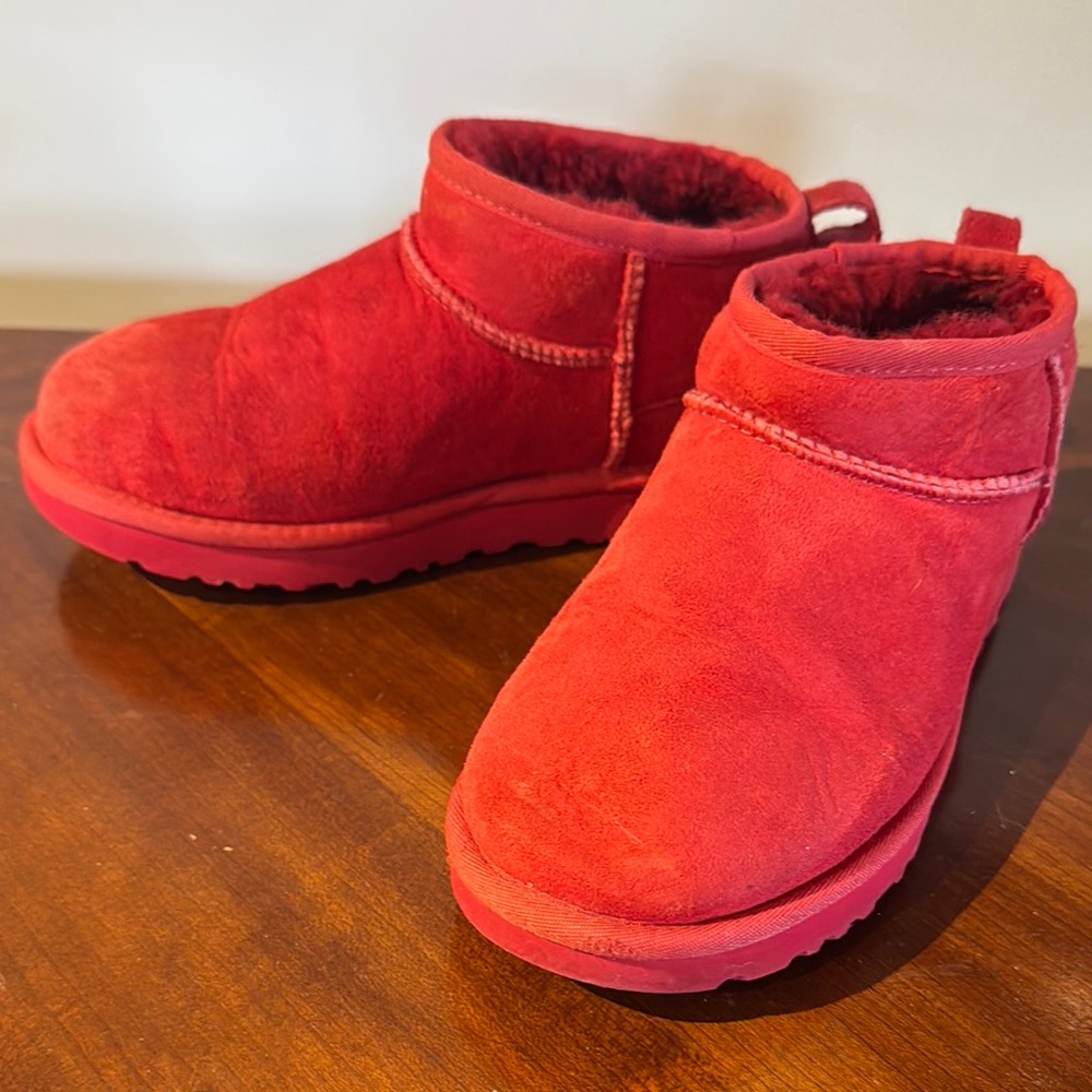 UGG Samba red classic ultra mini
